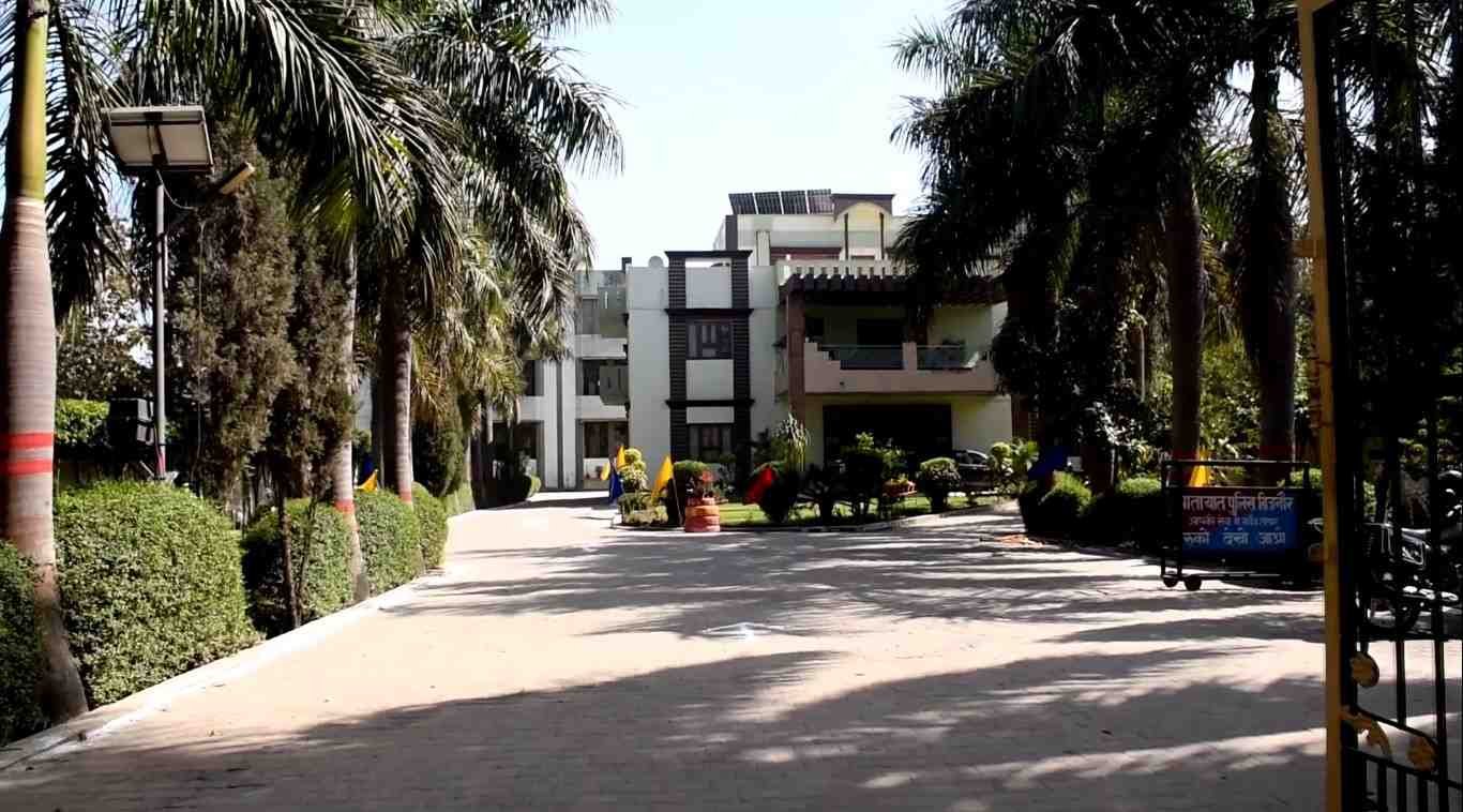 SCHOOL MAIN GATE 03