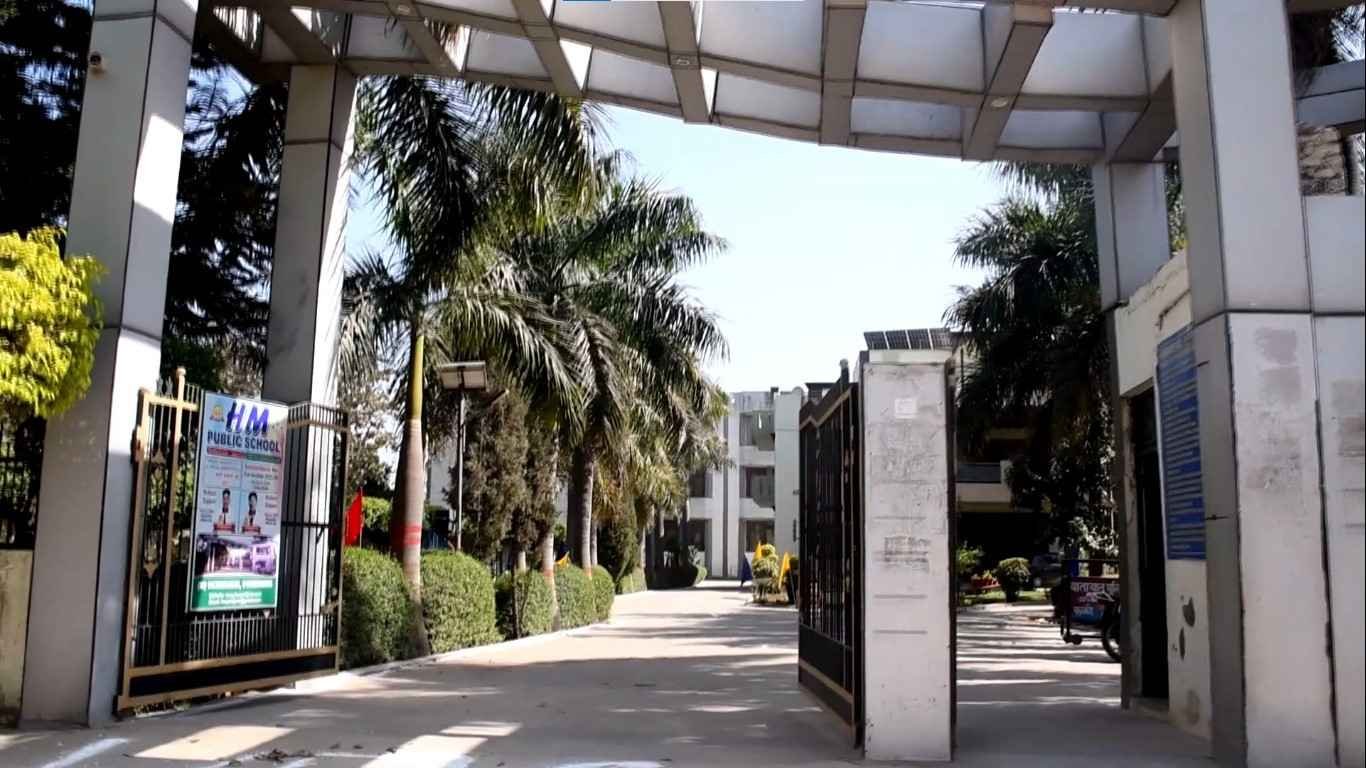 SCHOOL MAIN GATE 02